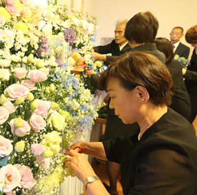 花セレモニーの葬儀イメージ